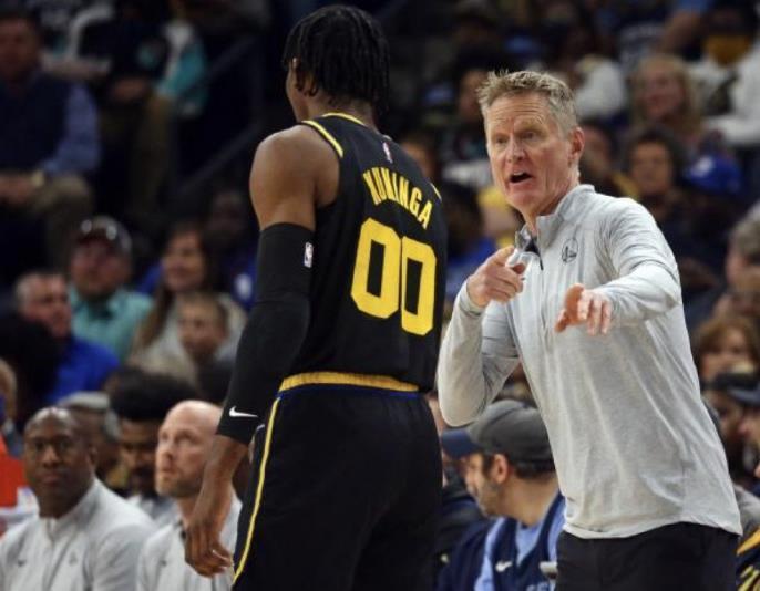 MK体育官网-一针见血！科尔点明库明加未来任务 不改变在勇士难有出场机会